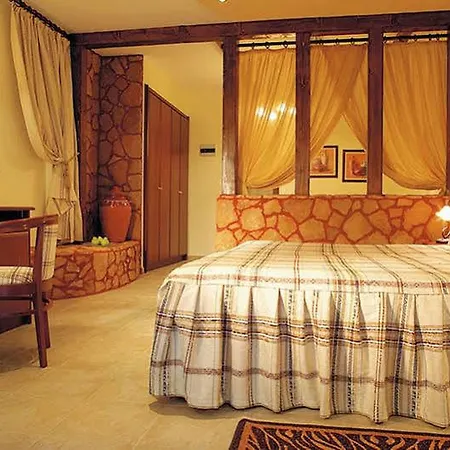 Alexandros Palace And Suites 5*