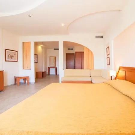 Alexandros Palace And Suites 5* Nea Roda