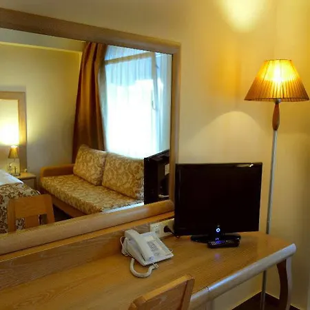 Alexandros Palace And Suites 5* Nea Roda